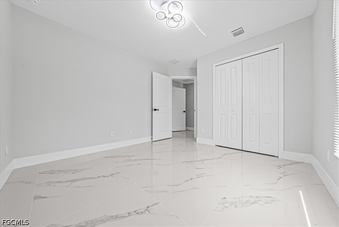 3 Bed SingleFamilyResidence for Sale in Lehigh Acres, photo 6