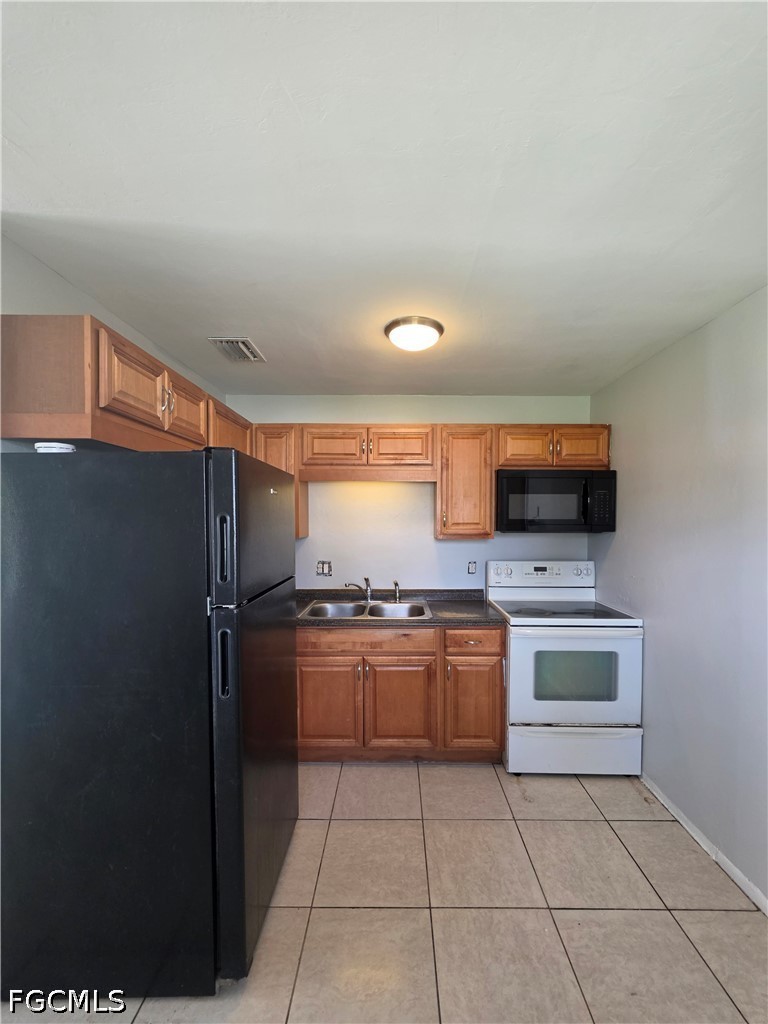 2 Bed SingleFamilyResidence for Sale in Pine Manor, photo 6
