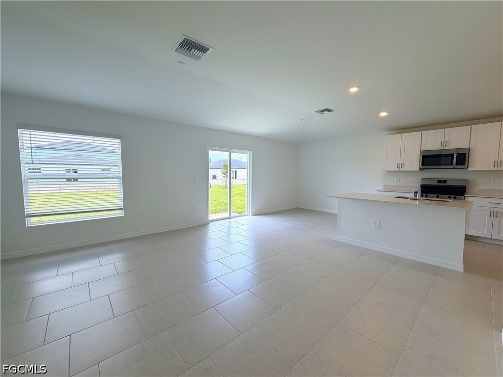 3 Bed SingleFamilyResidence for Sale in Crane Landing, photo 6