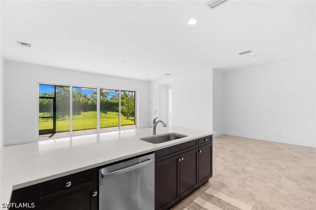2 Bed SingleFamilyResidence for Sale in Naples, photo 6