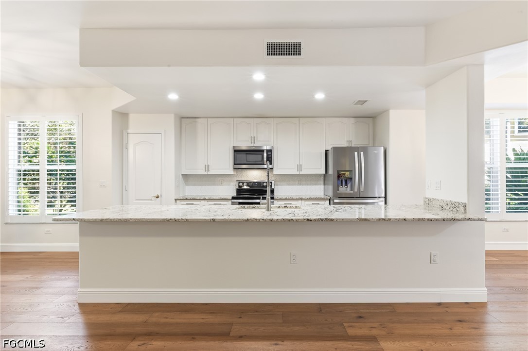 2 Bed Condominium for Sale in North Fort Myers, photo 6