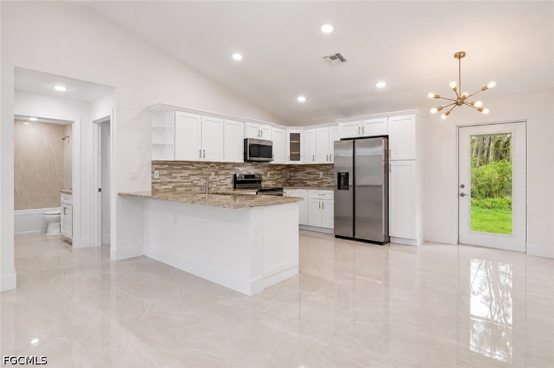 3 Bed SingleFamilyResidence for Sale in Lehigh Acres, photo 6