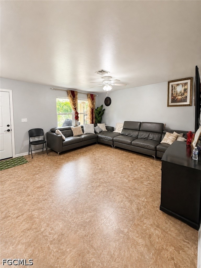 3 Bed SingleFamilyResidence for Sale in Rosemary Park, photo 6