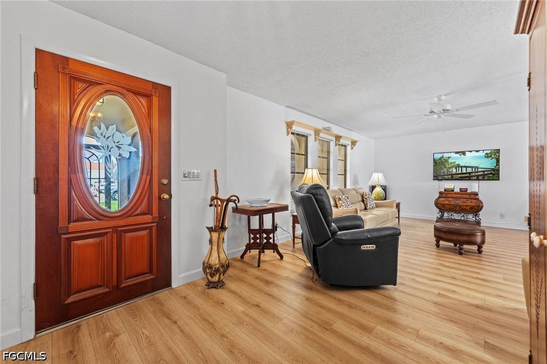 3 Bed Pool Home for Sale in Cape Coral, photo 6