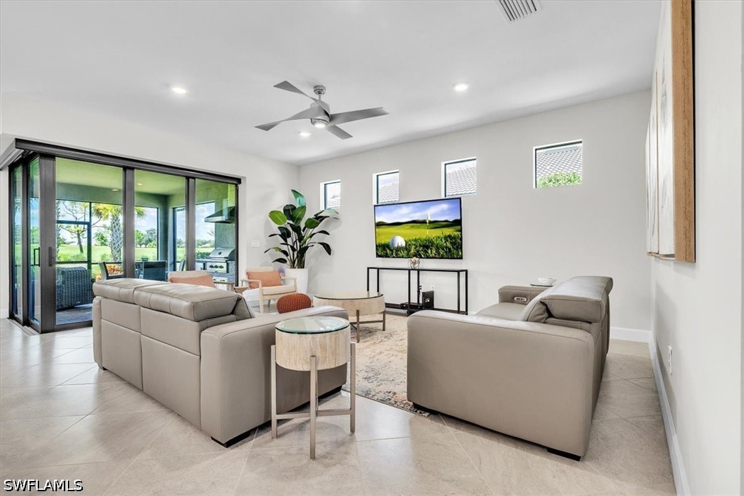 3 Bed SingleFamilyResidence for Sale in Alva, photo 6