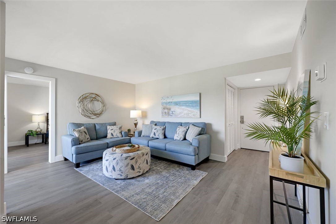 2 Bed Condominium for Sale in Lakewood, photo 6