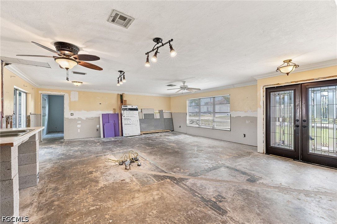 3 Bed Pool Home for Sale in Cape Coral, photo 6
