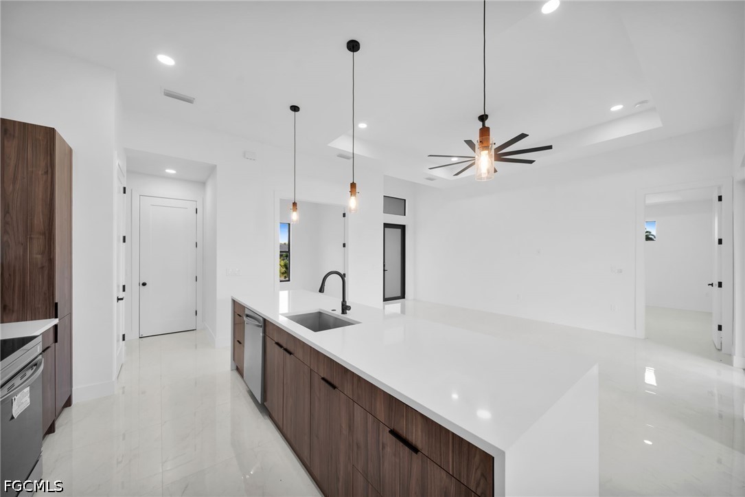 3 Bed SingleFamilyResidence for Sale in Cape Coral, photo 6