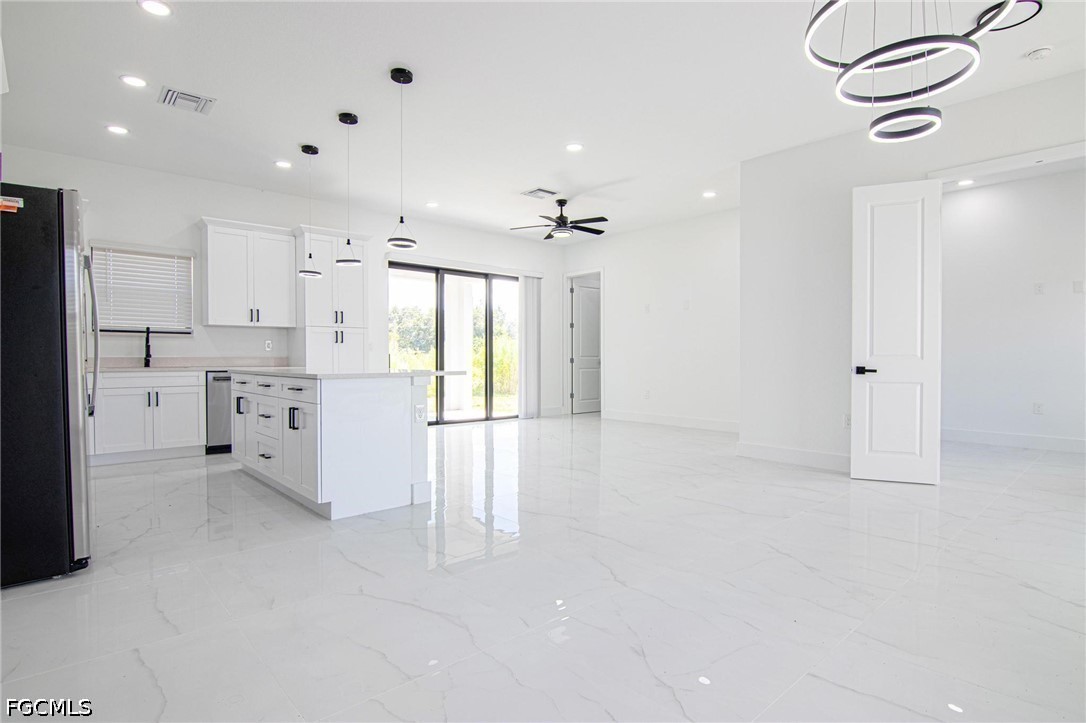 4 Bed SingleFamilyResidence for Sale in Lehigh Acres, photo 6