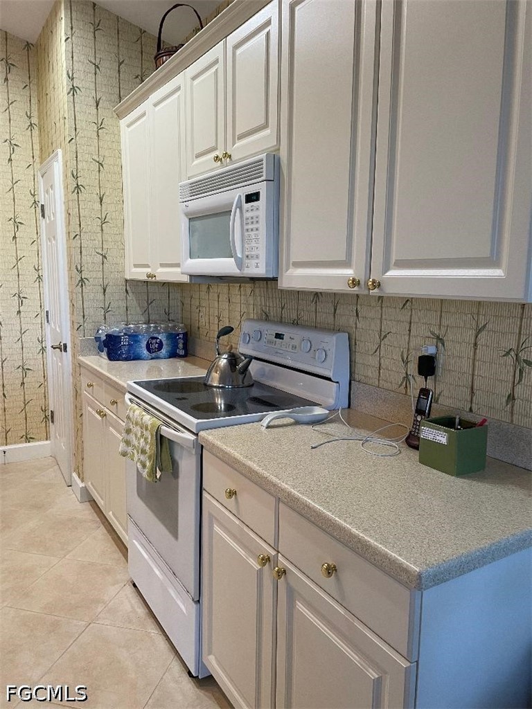 2 Bed Condominium for Sale in Crown Colony, photo 6