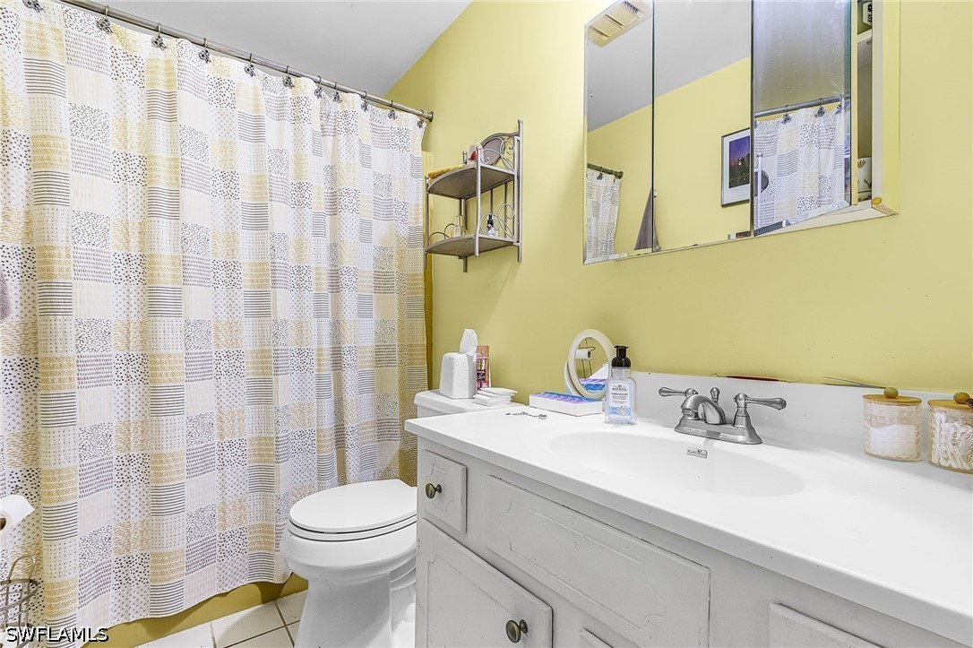2 Bed Condominium for Sale in Naples, photo 6
