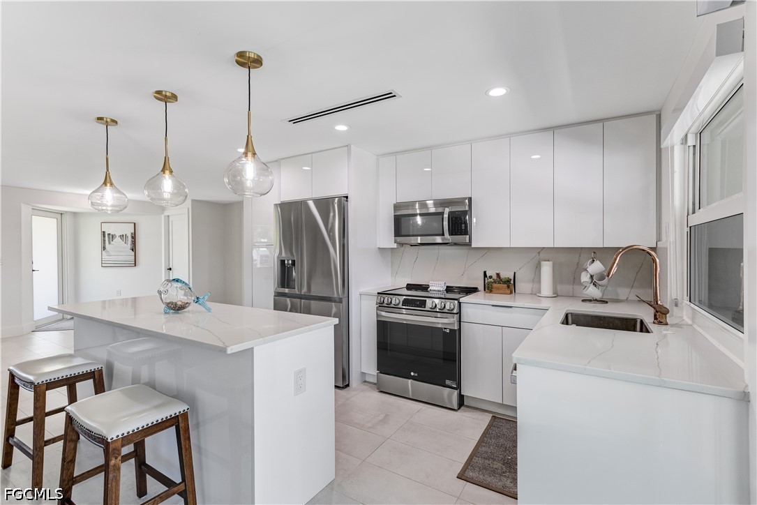 3 Bed Pool Home for Sale in Fort Myers Beach, photo 6