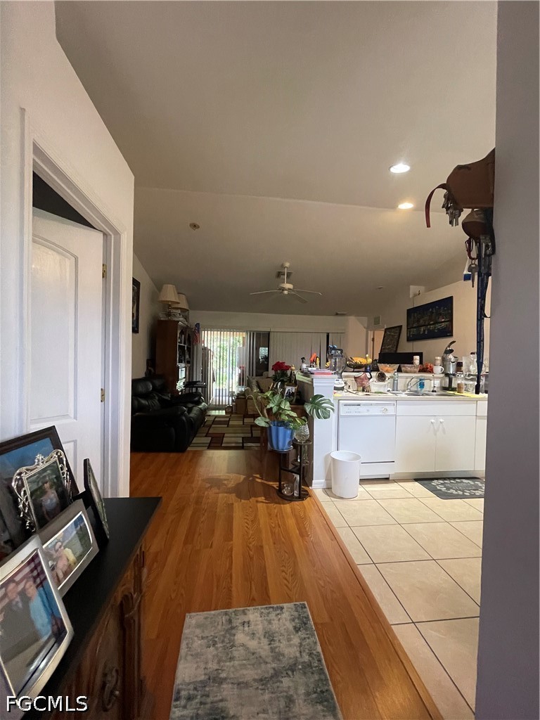 3 Bed SingleFamilyResidence for Sale in Lehigh Acres, photo 6