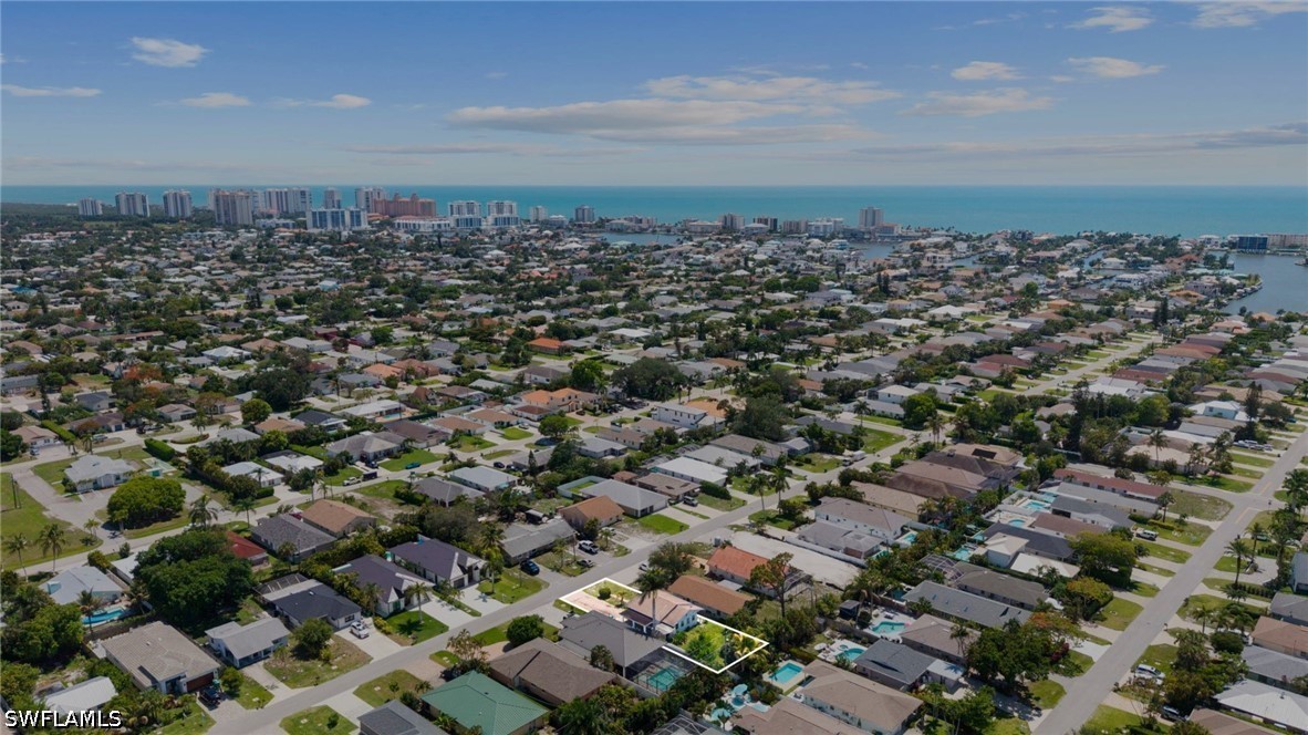 2 Bed SingleFamilyResidence for Sale in Naples, photo 6