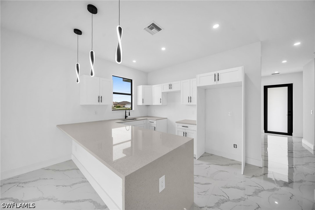 3 Bed SingleFamilyResidence for Sale in Cape Coral, photo 6