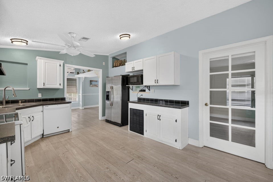 3 Bed Waterfront Home for Sale in Naples, photo 6