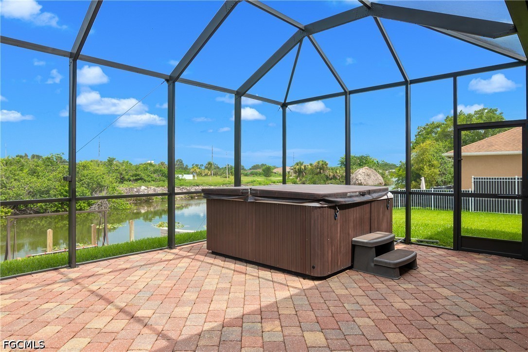 3 Bed Pool Home for Sale in Cape Coral, photo 6