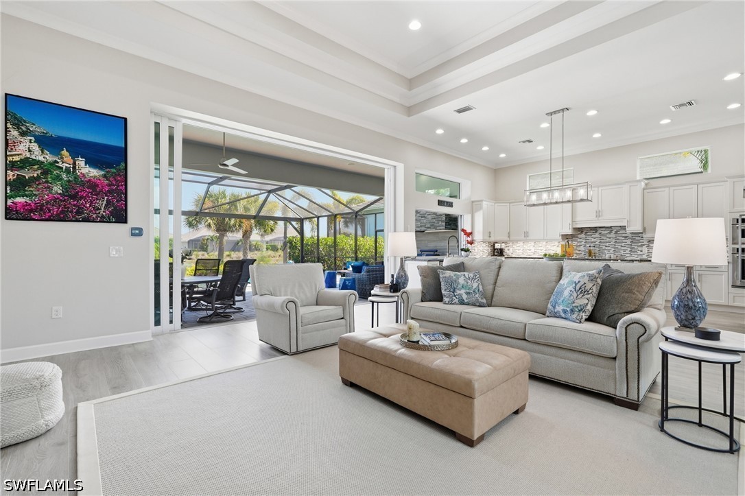 3 Bed Pool Home for Sale in Naples, photo 6