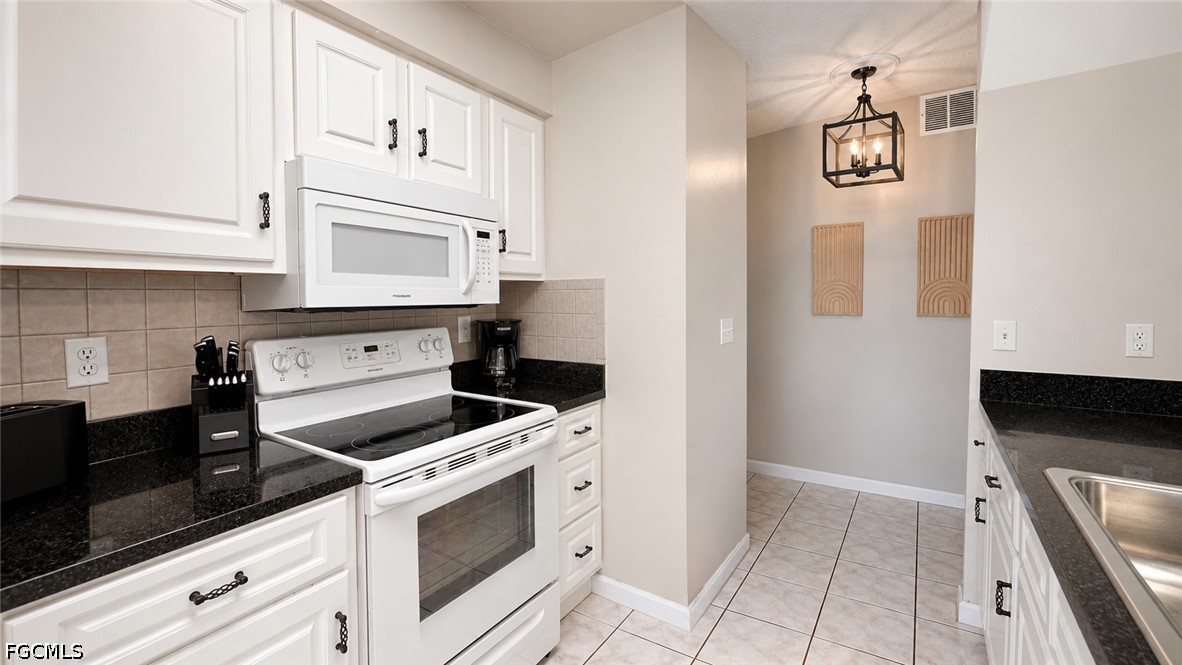 3 Bed Pool Home for Sale in Cape Coral, photo 6