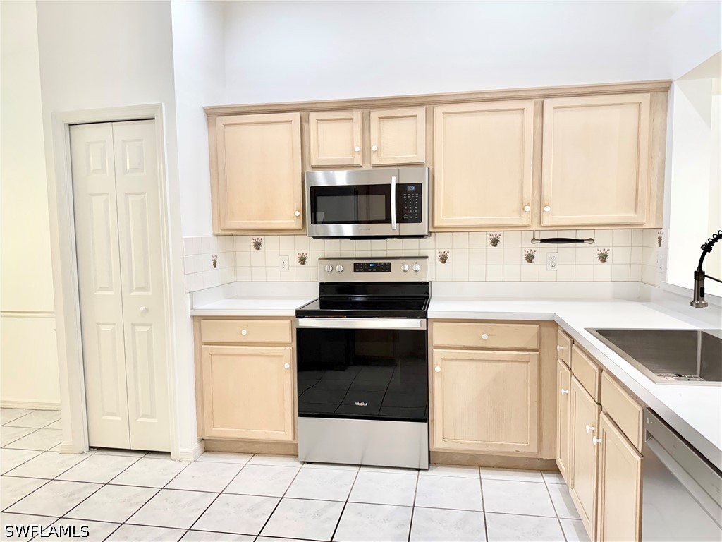 3 Bed Attached for Sale in Walden Shores, photo 6