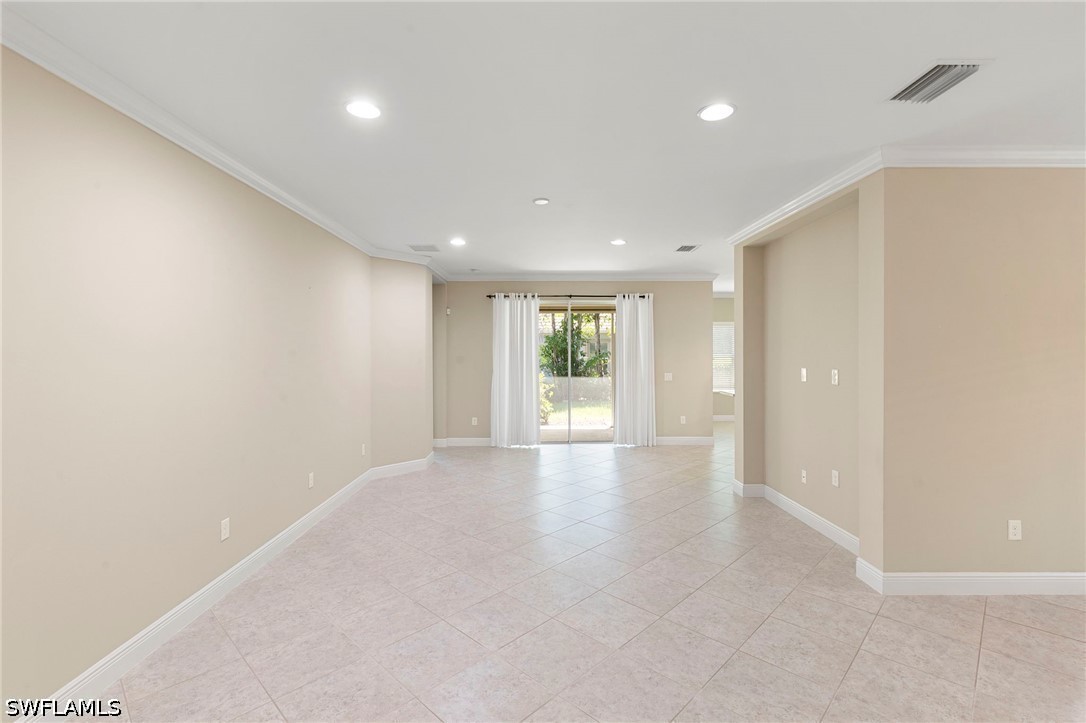 3 Bed SingleFamilyResidence for Sale in Naples, photo 6