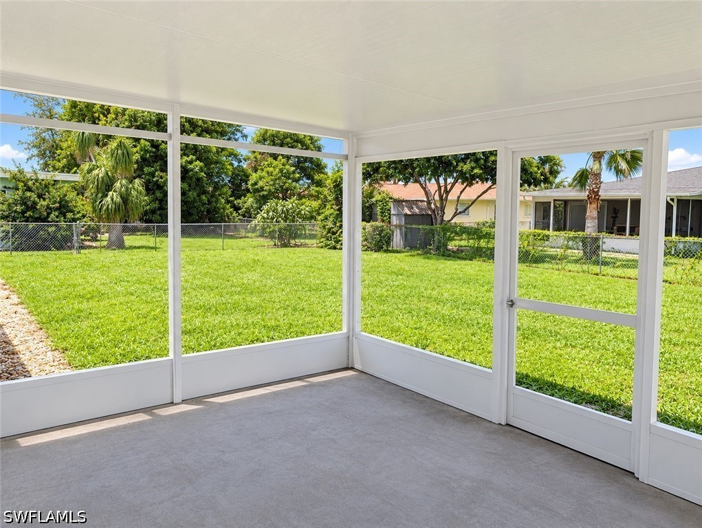 2 Bed SingleFamilyResidence for Sale in Fort Myers, photo 6