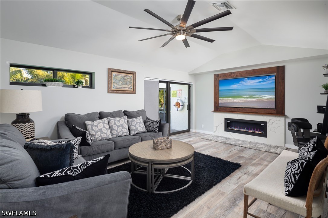4 Bed Pool Home for Sale in Pine Ridge, photo 6