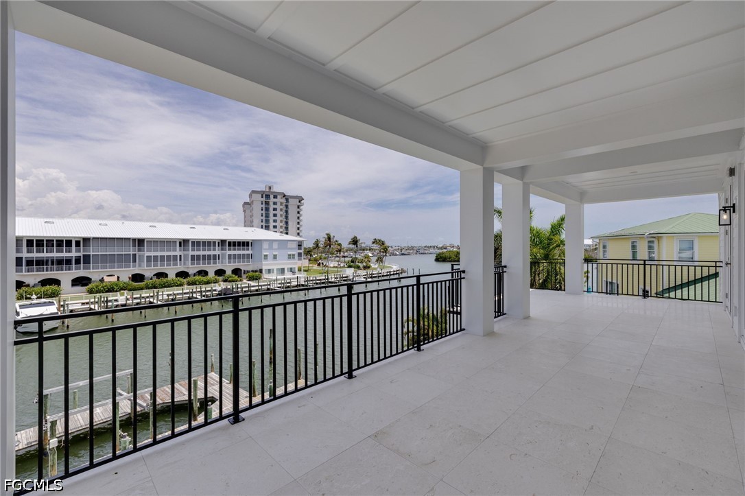 4 Bed Pool Home for Sale in Siesta Isles, photo 6
