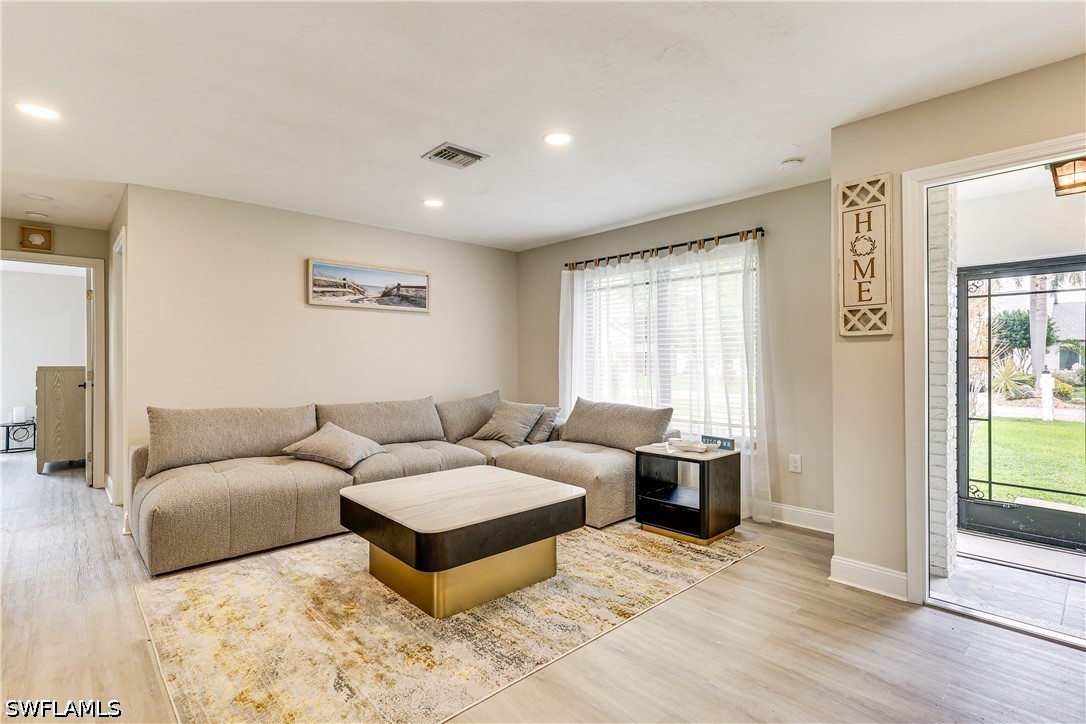 3 Bed Pool Home for Sale in Fort Myers, photo 6