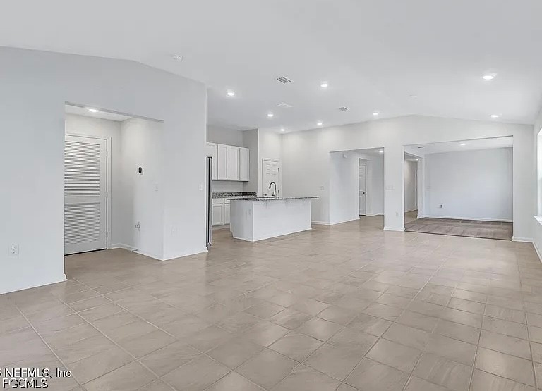 3 Bed SingleFamilyResidence for Sale in 6 Fairway Condo, photo 6