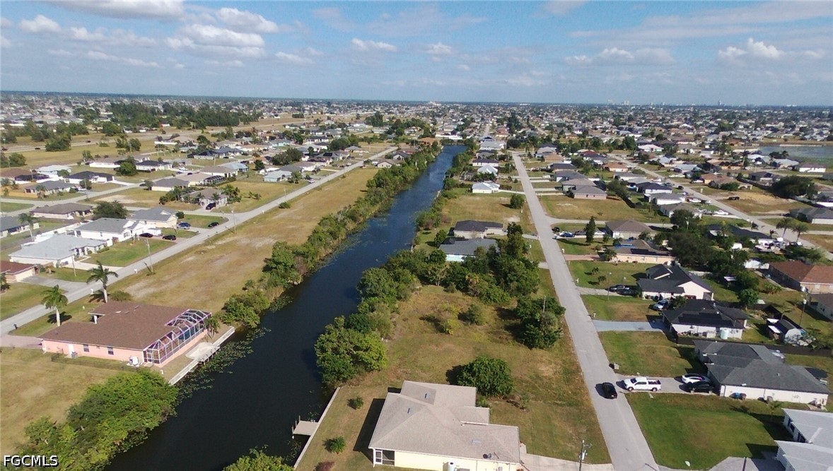 Waterfront Home for Sale in Cape Coral, photo 6