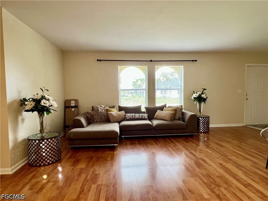 3 Bed SingleFamilyResidence for Sale in Cape Coral, photo 6