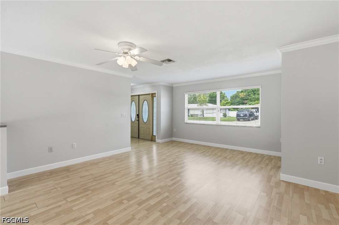 2 Bed Pool Home for Sale in Fort Myers Villas, photo 6