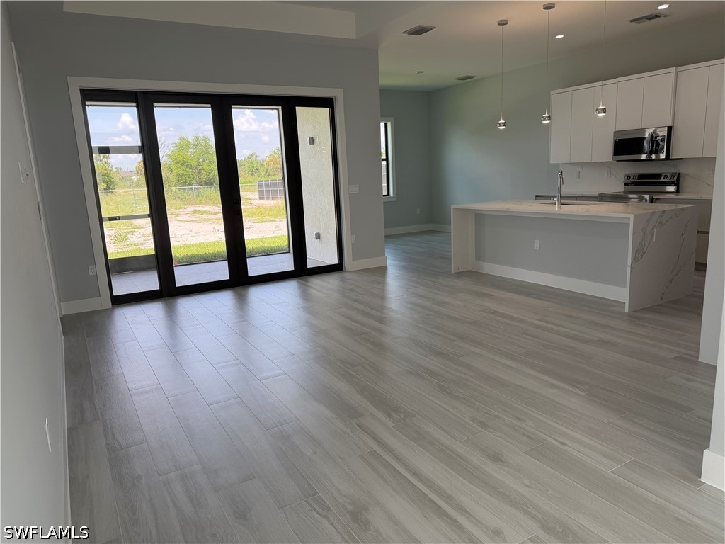 2 Bed SingleFamilyResidence for Sale in Naples, photo 6