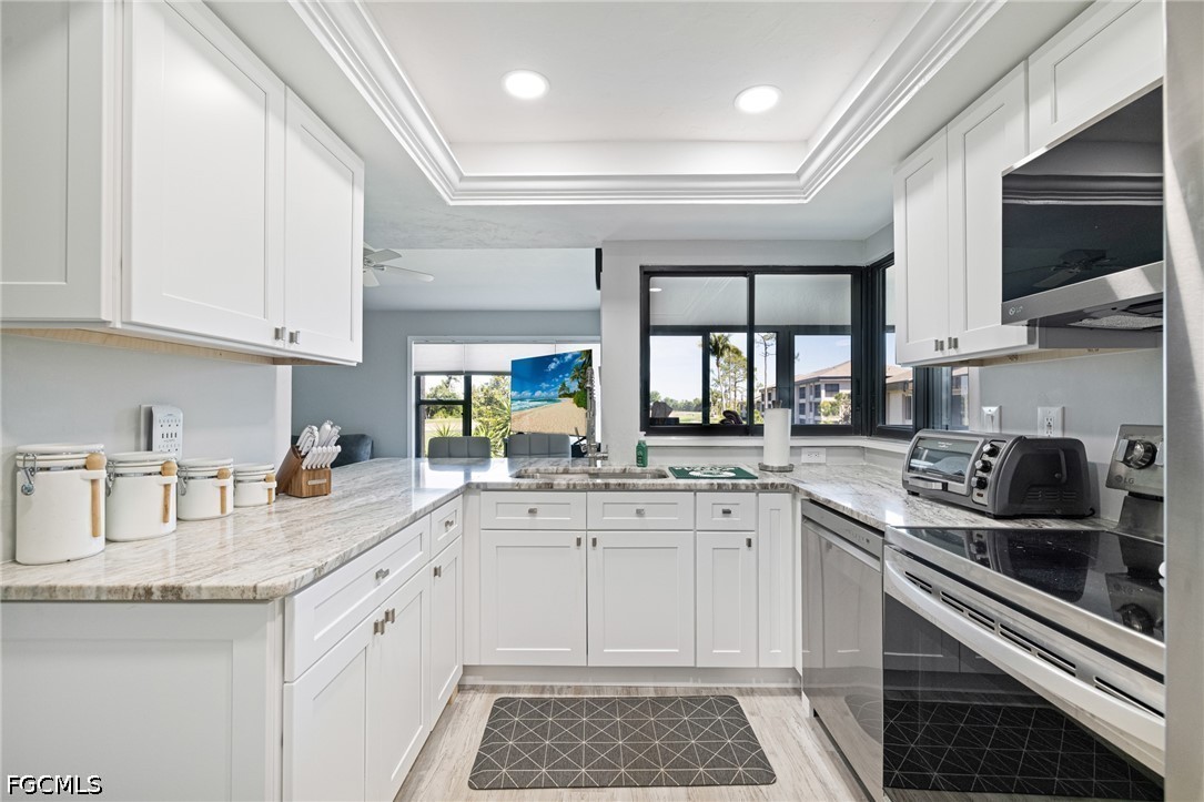 2 Bed Condominium for Sale in Oakmont Village, photo 6