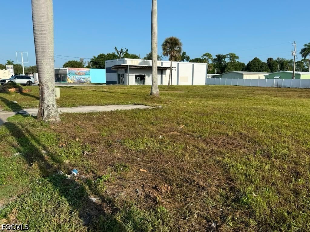 Retail for Sale in North Fort Myers, photo 6
