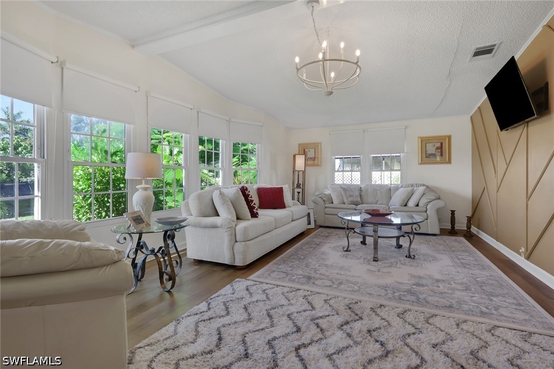 2 Bed SingleFamilyResidence for Sale in Naples, photo 6