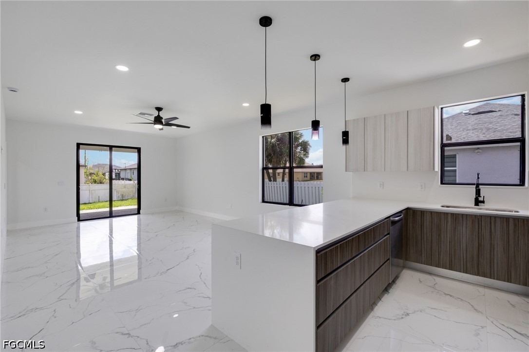 3 Bed SingleFamilyResidence for Sale in Lehigh Acres, photo 6