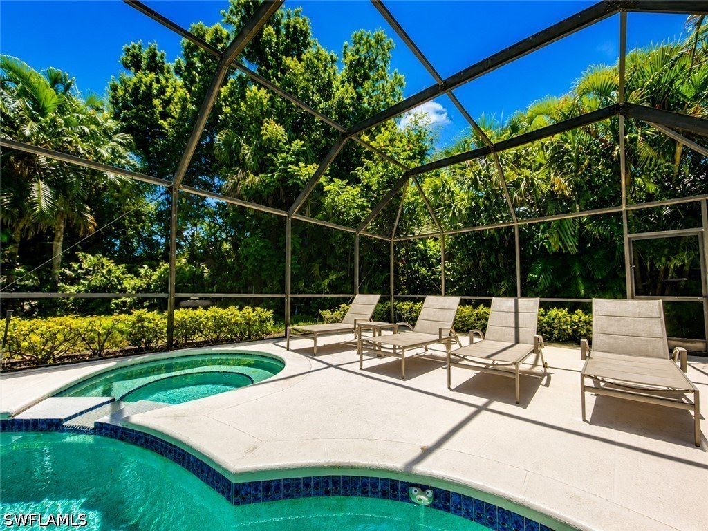 4 Bed Pool Home for Sale in Moorings, photo 6