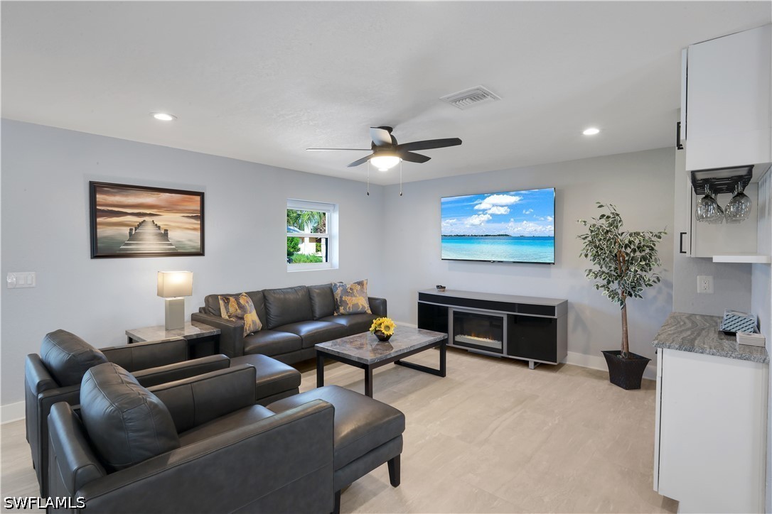 3 Bed Pool Home for Sale in Cape Coral, photo 6