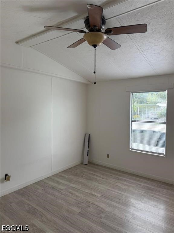 2 Bed Waterfront Home for Sale in Fort Myers Estates, photo 6