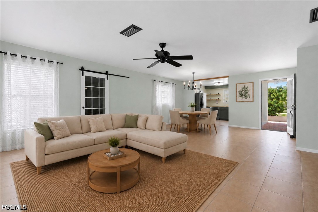2 Bed SingleFamilyResidence for Sale in Fort Myers, photo 6