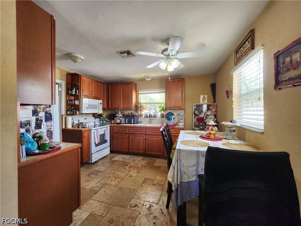 3 Bed SingleFamilyResidence for Sale in Naples, photo 6