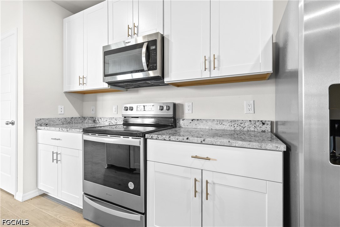 3 Bed SingleFamilyResidence for Sale in Crescent Lakes, photo 6