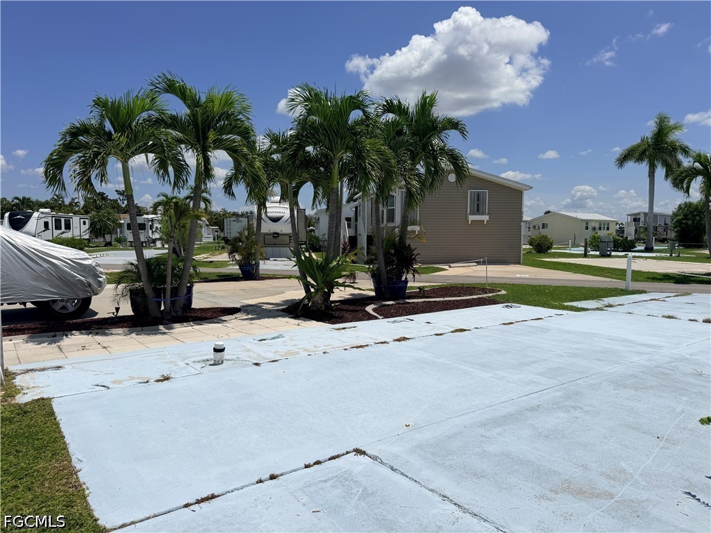 Residential for Sale in Palmetto Palms R V, photo 6