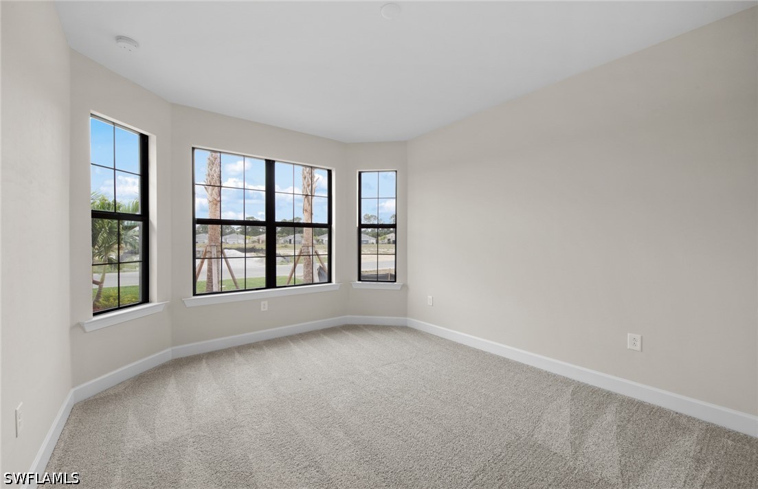 3 Bed Waterfront Home for Sale in Country Club, photo 6