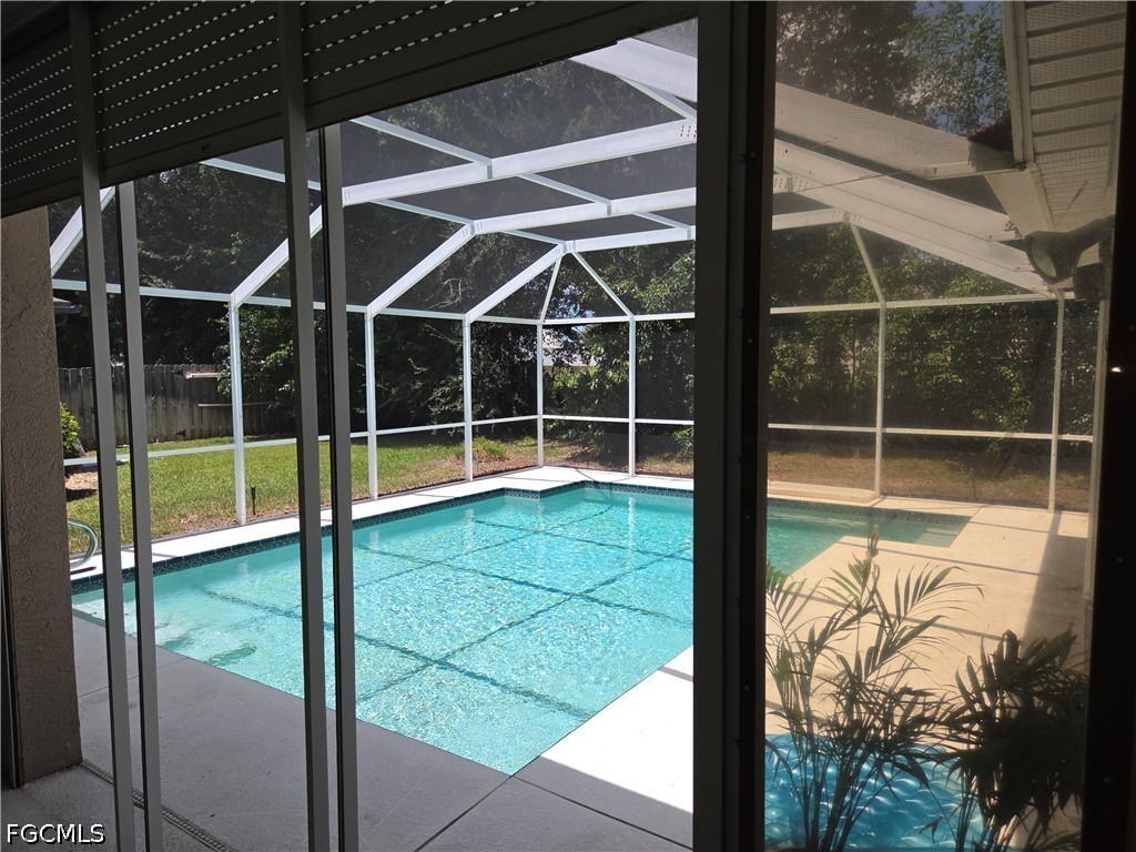 4 Bed Pool Home for Sale in The Grove, photo 6