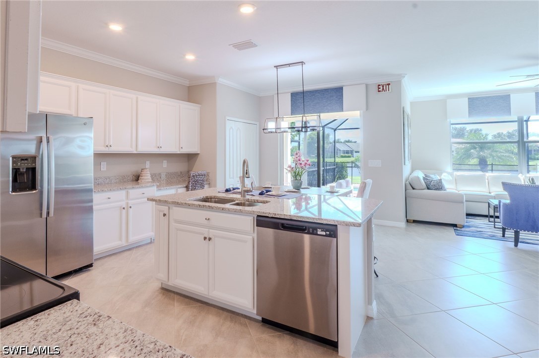 5 Bed Pool Home for Sale in Hampton Lakes, photo 6