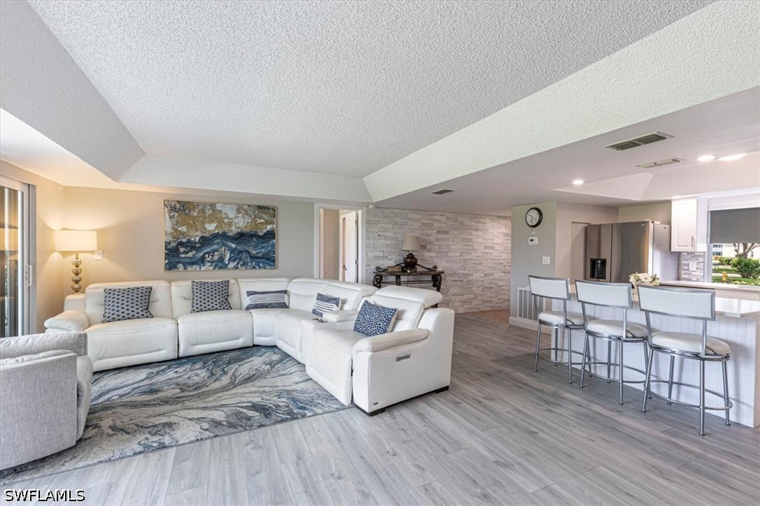 3 Bed Condominium for Sale in Naples, photo 6