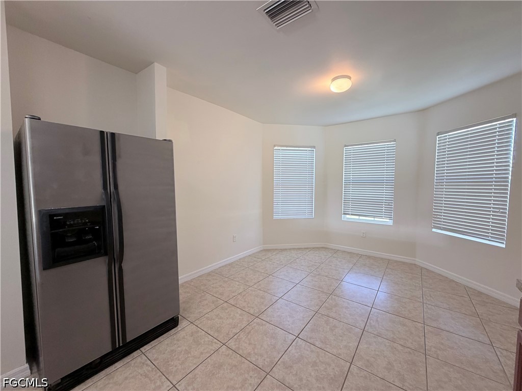 3 Bed SingleFamilyResidence for Sale in Cape Coral, photo 6